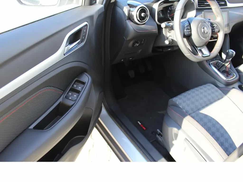 MG ZS EV 1.5L 5MT Com 11/2023-photo-14
