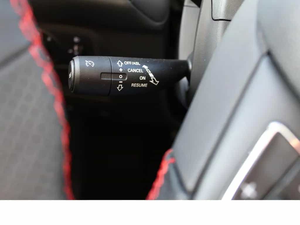 MG ZS EV 1.5L 5MT Com 11/2023-photo-18
