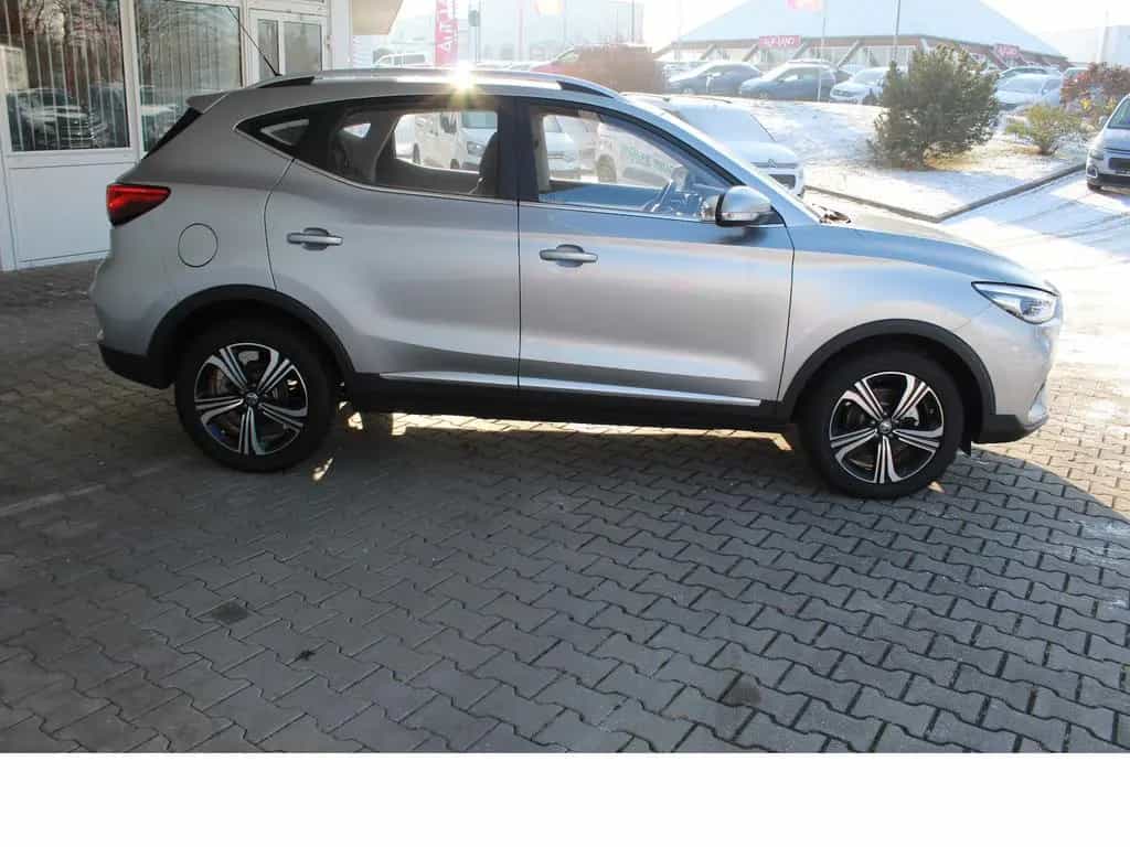 MG ZS EV 1.5L 5MT Com 11/2023-photo-4