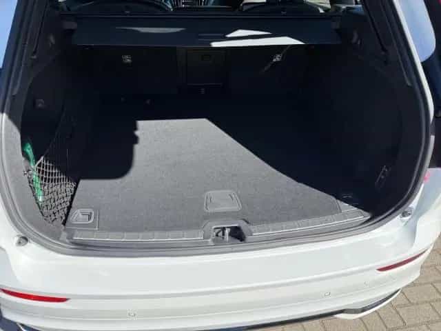 Volvo XC60 B5 AWD Ultimate Dark mit LuftFW,22zoll,360K 12/2023-photo-11