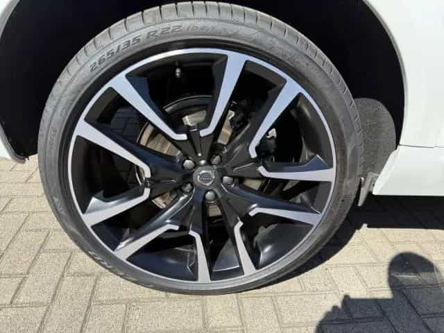 Volvo XC60 B5 AWD Ultimate Dark mit LuftFW,22zoll,360K 12/2023-photo-12