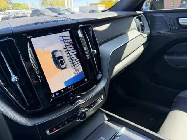 Volvo XC60 B5 AWD Ultimate Dark mit LuftFW,22zoll,360K 12/2023-photo-16