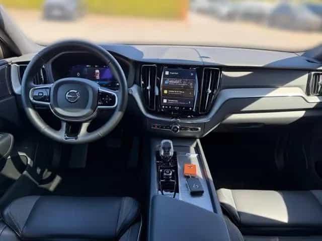 Volvo XC60 B5 AWD Ultimate Dark mit LuftFW,22zoll,360K 12/2023-photo-9