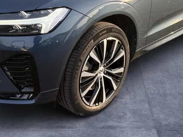 Volvo XC60 B4 Diesel Plus Dark mit Panorama,20zoll,Vol 01/2023-photo-4