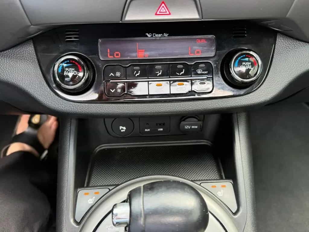 Kia Sportage 4WD AUTOMATIK+LEDER+PANO+KAMERA 02/2015-photo-20