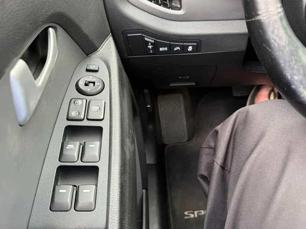 Kia Sportage 4WD AUTOMATIK+LEDER+PANO+KAMERA 02/2015-photo-24