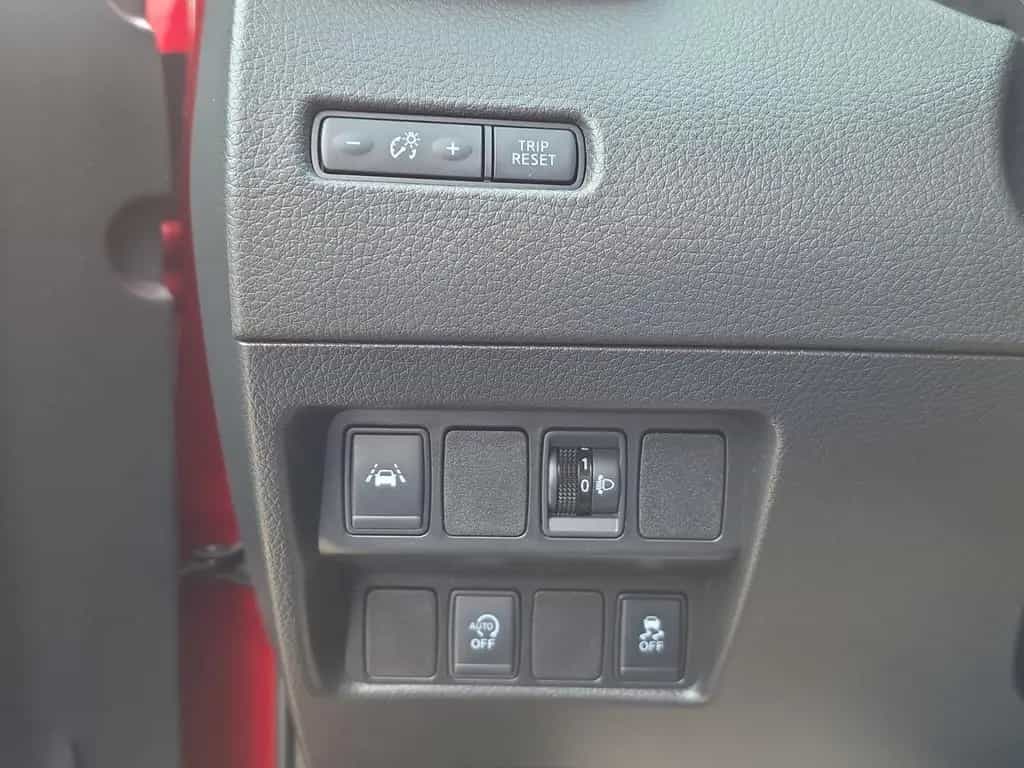 Nissan Qashqai 1.2 Acenta 01/2017-photo-23