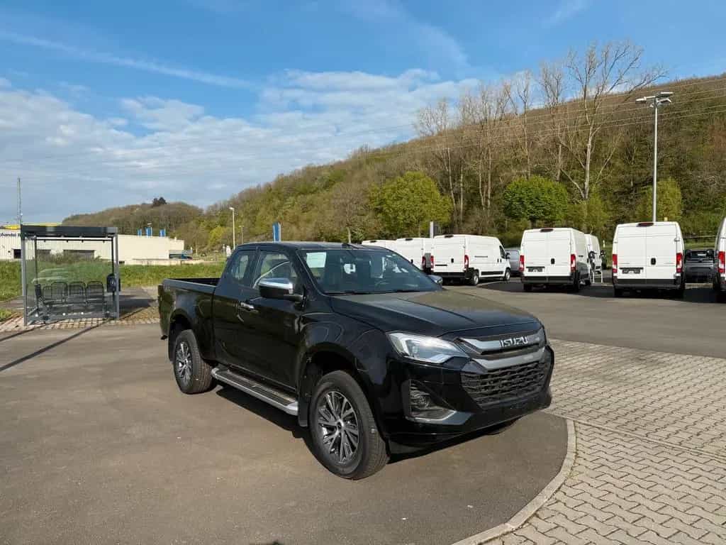 Isuzu D-Max Space Cab 4WD LSE null-photo-1