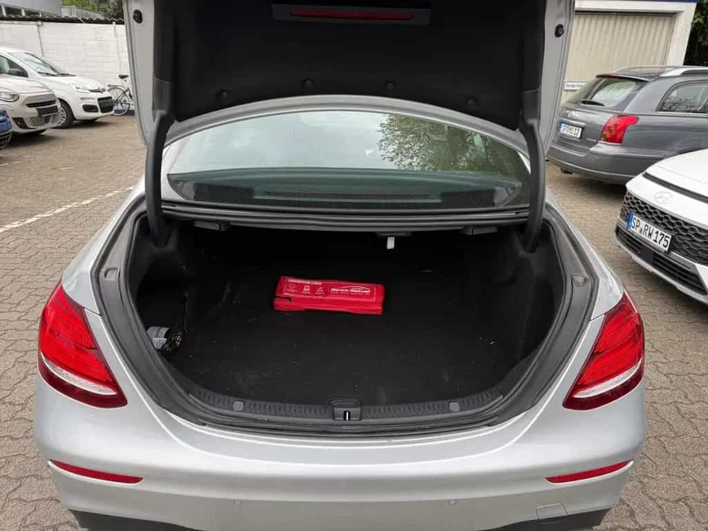 Mercedes-Benz E-Class 350 Sportpaket Navi LED Blendfreies Fernl. Kur 02/2019-photo-14