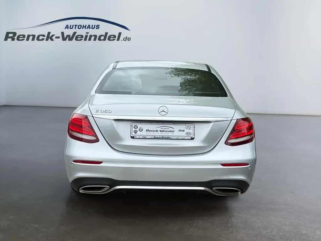 Mercedes-Benz E-Class 350 Sportpaket Navi LED Blendfreies Fernl. Kur 02/2019-photo-1