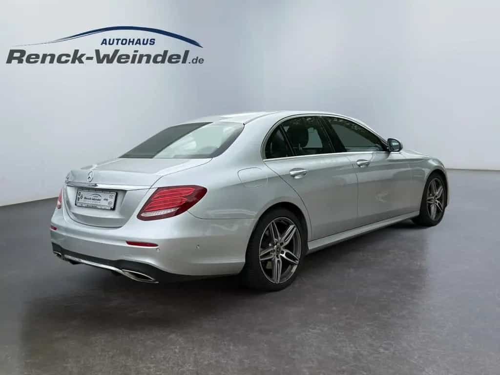Mercedes-Benz E-Class 350 Sportpaket Navi LED Blendfreies Fernl. Kur 02/2019-photo-2