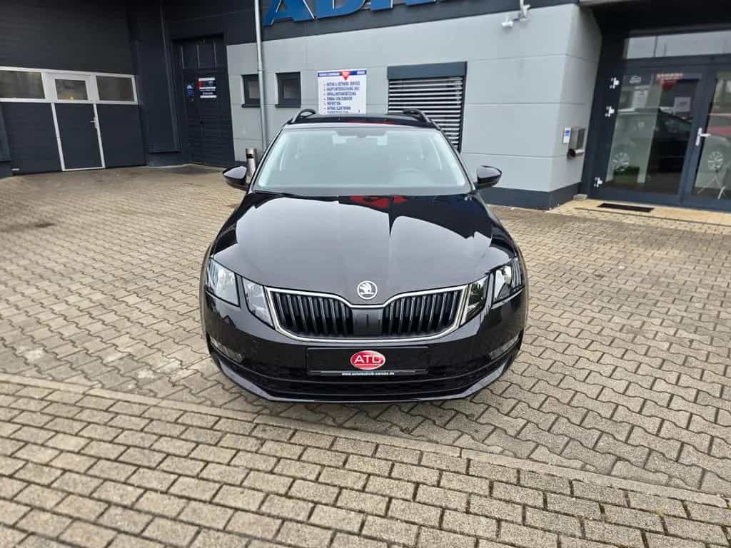 Skoda Octavia Combi Tour, Sitzheizung, Alu,AHK 10/2020-photo-1
