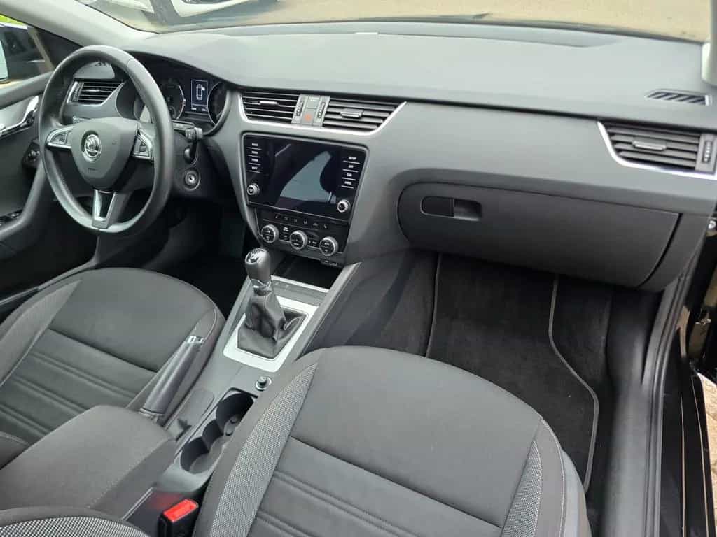 Skoda Octavia Combi Tour, Sitzheizung, Alu,AHK 10/2020-photo-11