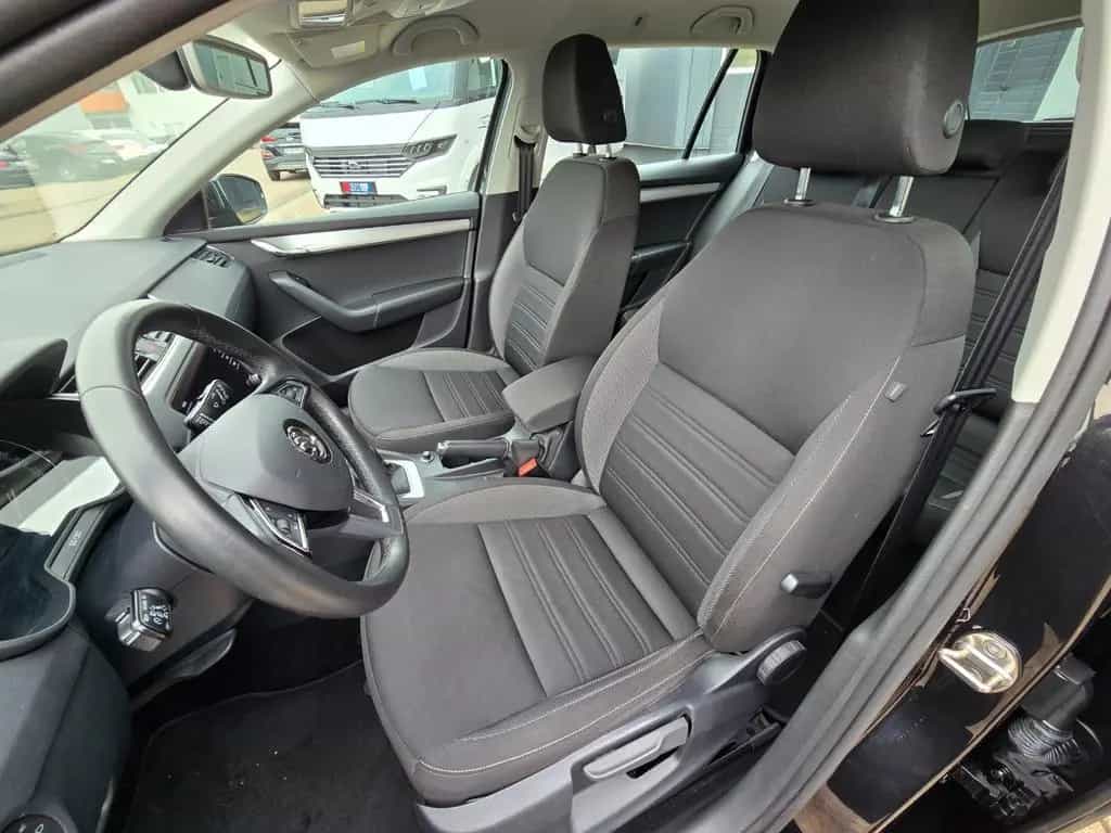 Skoda Octavia Combi Tour, Sitzheizung, Alu,AHK 10/2020-photo-12