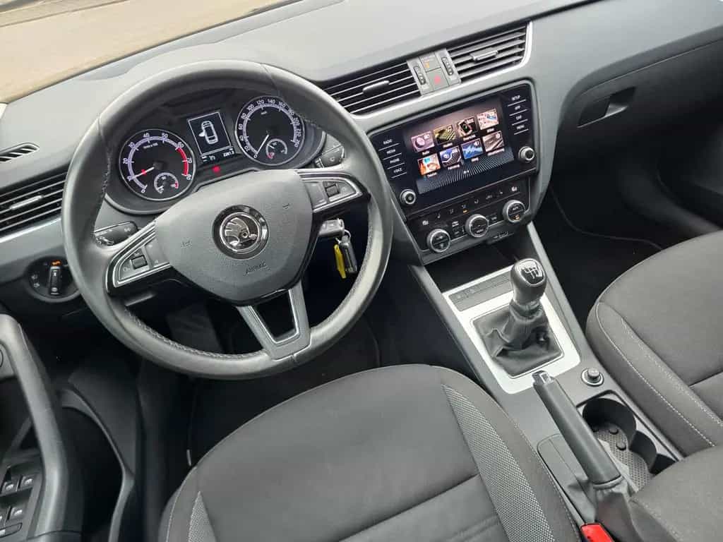Skoda Octavia Combi Tour, Sitzheizung, Alu,AHK 10/2020-photo-15