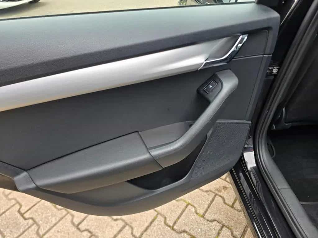 Skoda Octavia Combi Tour, Sitzheizung, Alu,AHK 10/2020-photo-18