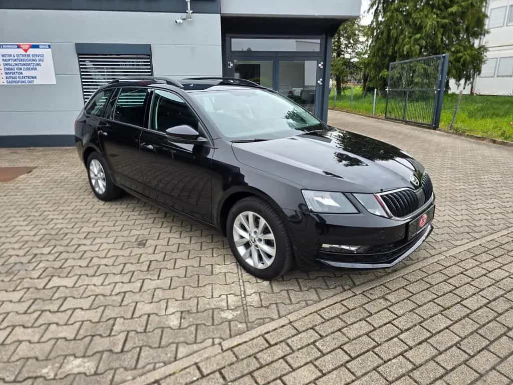 Skoda Octavia Combi Tour, Sitzheizung, Alu,AHK 10/2020-photo-2