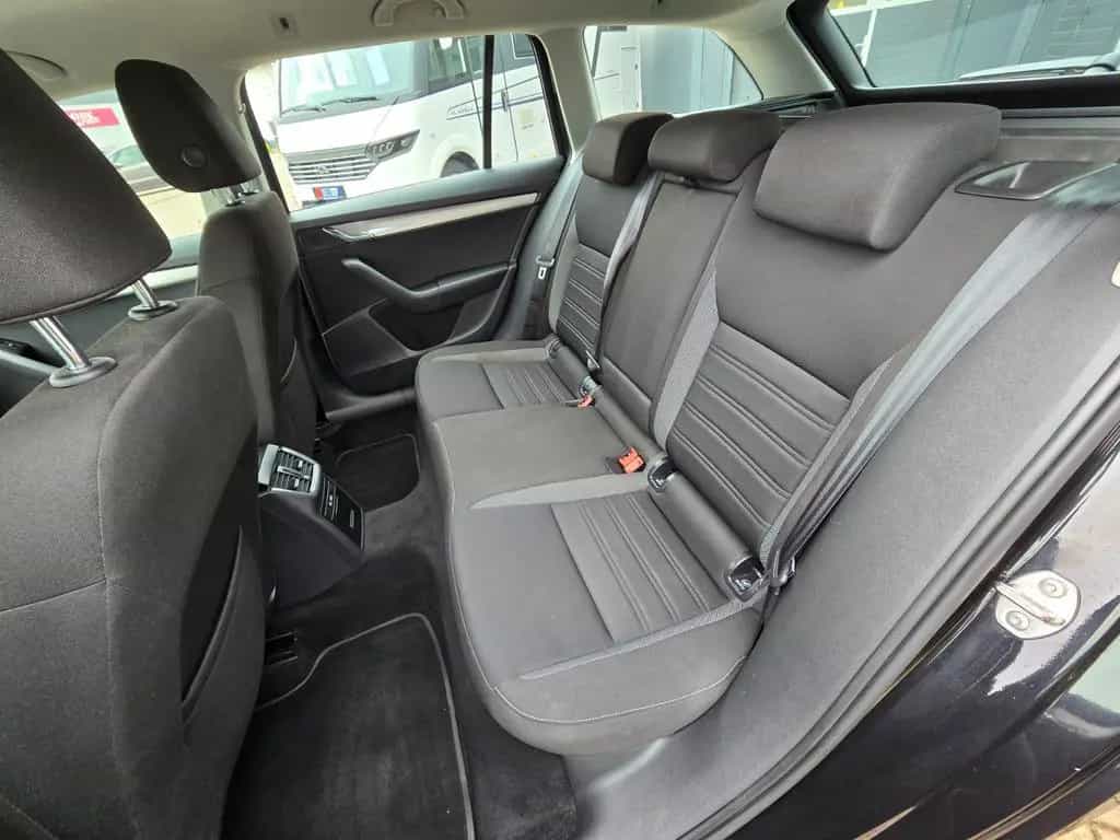 Skoda Octavia Combi Tour, Sitzheizung, Alu,AHK 10/2020-photo-20
