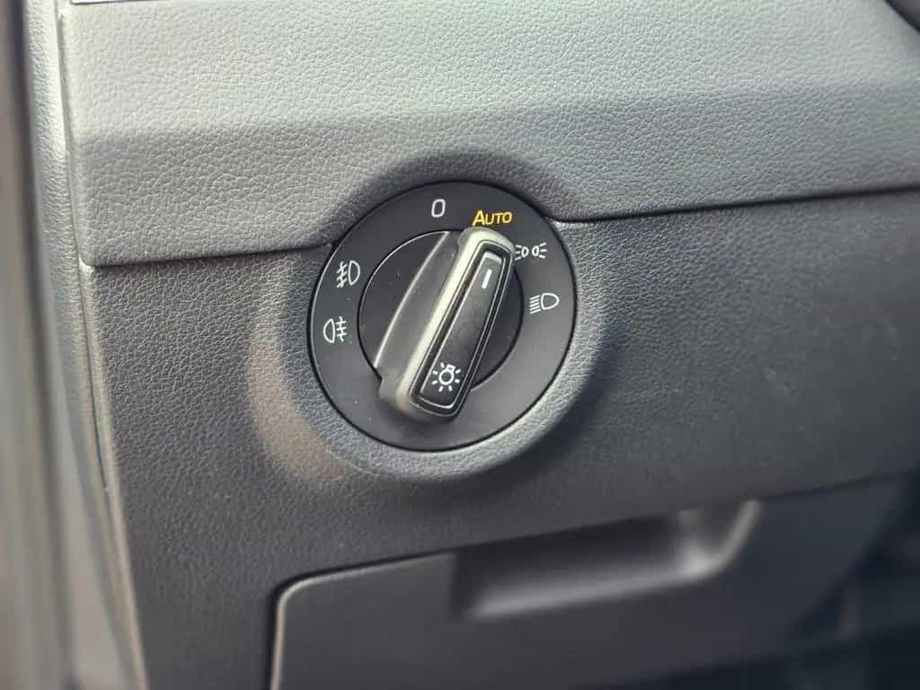 Skoda Octavia Combi Tour, Sitzheizung, Alu,AHK 10/2020-photo-25