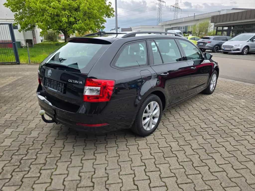 Skoda Octavia Combi Tour, Sitzheizung, Alu,AHK 10/2020-photo-4