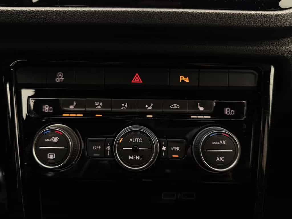 Volkswagen T-Roc 4Motion Navi Allrad Alu PDC ACC Sportpaket 01/2020-photo-24