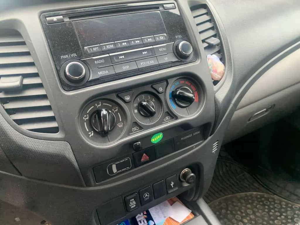 Mitsubishi L200 4 Posti, autoc, tdi 4x4, unico p 04/2018-photo-4