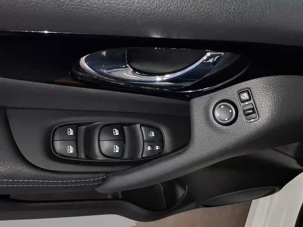 Nissan Qashqai 1.3 DIG,1.Hand,Navi,Tempo,Kamera,S-Heft 04/2019-photo-10