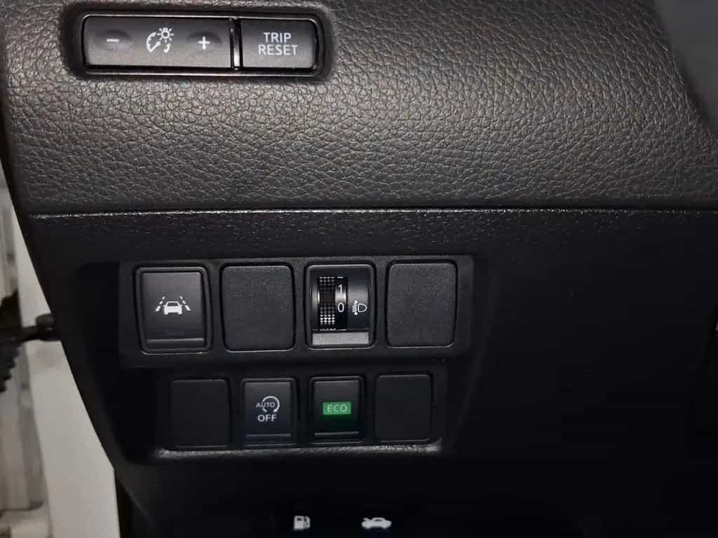 Nissan Qashqai 1.3 DIG,1.Hand,Navi,Tempo,Kamera,S-Heft 04/2019-photo-11