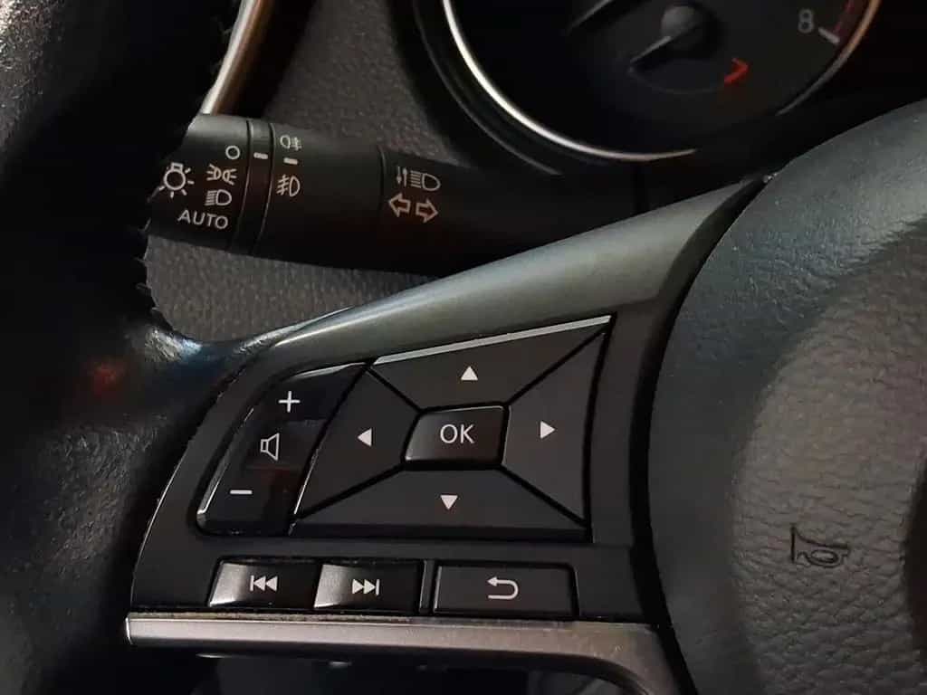 Nissan Qashqai 1.3 DIG,1.Hand,Navi,Tempo,Kamera,S-Heft 04/2019-photo-13