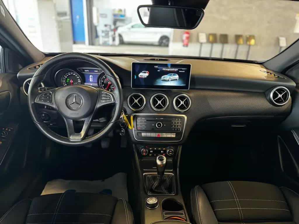 Mercedes-Benz A-Class 200 Score Asutattung|LED|AHK|PDC|SHZ|NAVI| 08/2017-photo-10