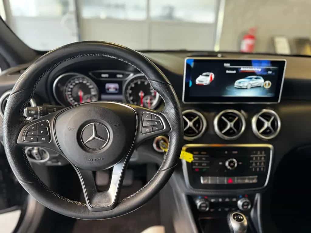 Mercedes-Benz A-Class 200 Score Asutattung|LED|AHK|PDC|SHZ|NAVI| 08/2017-photo-12