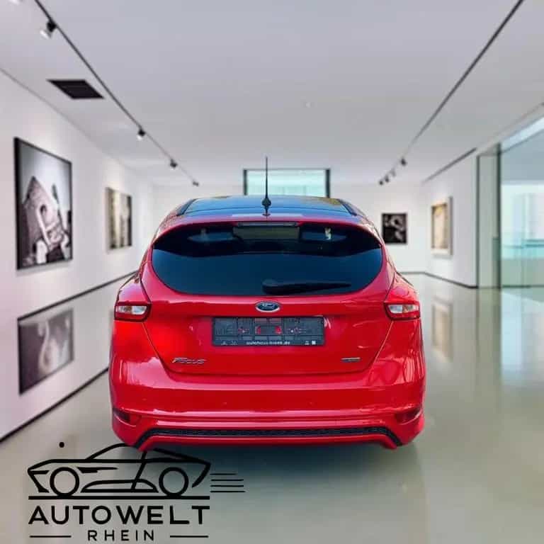 Ford Focus 1,0 EcoBoost 92kW ST-Line Red 07/2017-photo-4