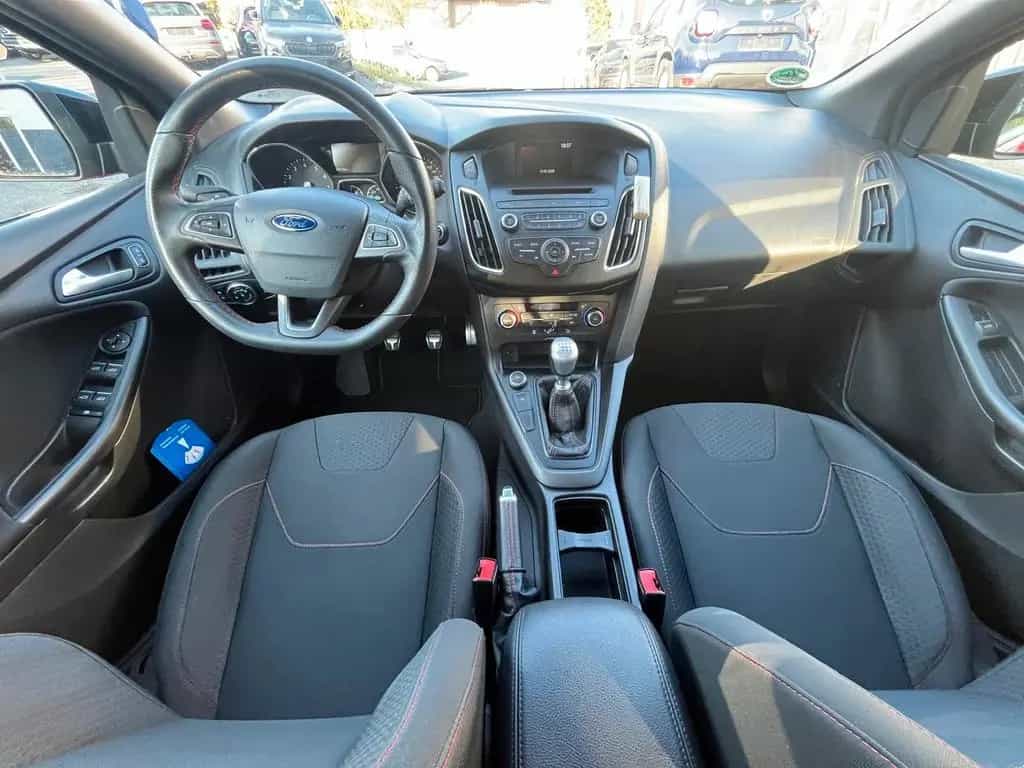 Ford Focus 1,0 EcoBoost 92kW ST-Line Red 07/2017-photo-8