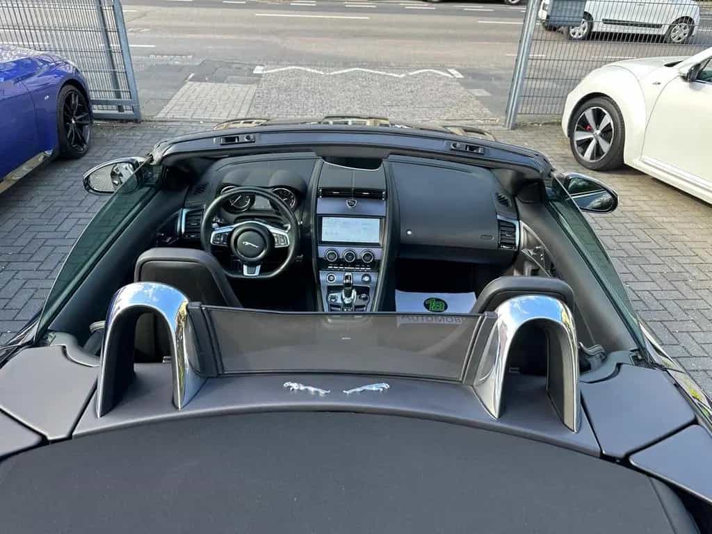 Jaguar F-Type 2.0 L P300 Turbo*NAVI*KAM*LED*SHZ*TEMPOMA 03/2018-photo-17
