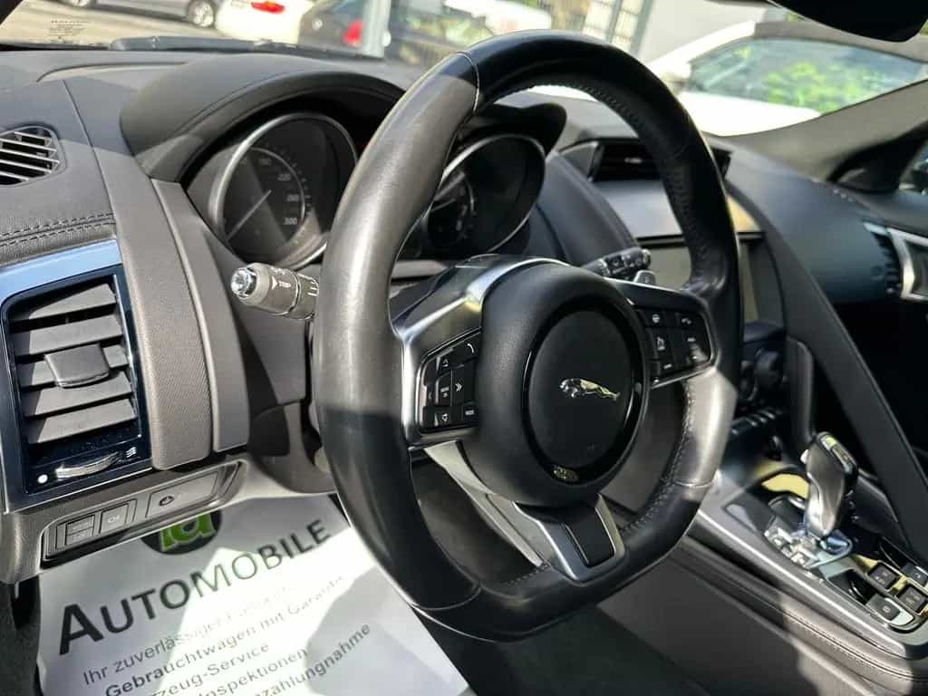 Jaguar F-Type 2.0 L P300 Turbo*NAVI*KAM*LED*SHZ*TEMPOMA 03/2018-photo-19