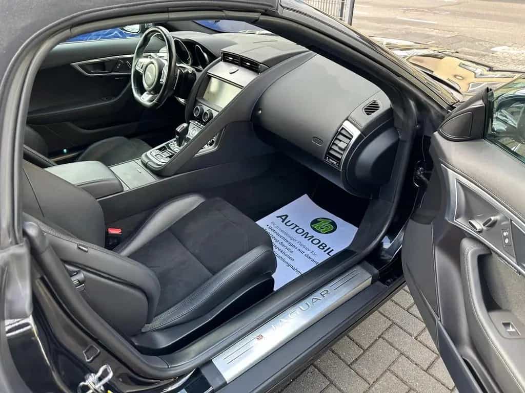 Jaguar F-Type 2.0 L P300 Turbo*NAVI*KAM*LED*SHZ*TEMPOMA 03/2018-photo-21