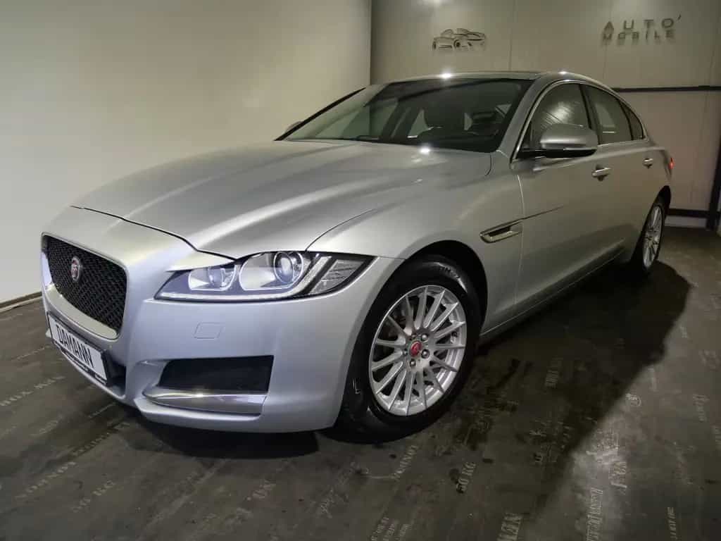 Jaguar XF Pure 2.0d Leder/Navi/KeylessGo/PDC 12/2016-photo-0