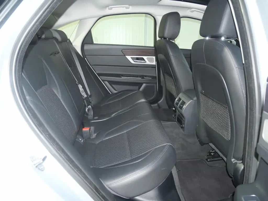 Jaguar XF Pure 2.0d Leder/Navi/KeylessGo/PDC 12/2016-photo-11