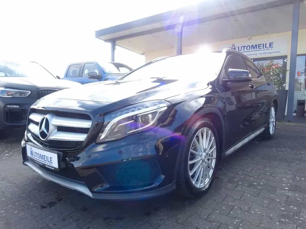 Mercedes-Benz GLA 250 4Matic AMG 2. HAND LED NAVI KAMERA LEDER 09/2016-photo-0