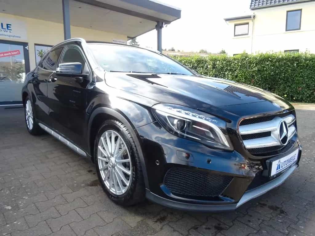 Mercedes-Benz GLA 250 4Matic AMG 2. HAND LED NAVI KAMERA LEDER 09/2016-photo-1