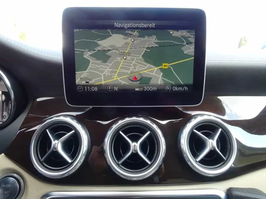 Mercedes-Benz GLA 250 4Matic AMG 2. HAND LED NAVI KAMERA LEDER 09/2016-photo-10