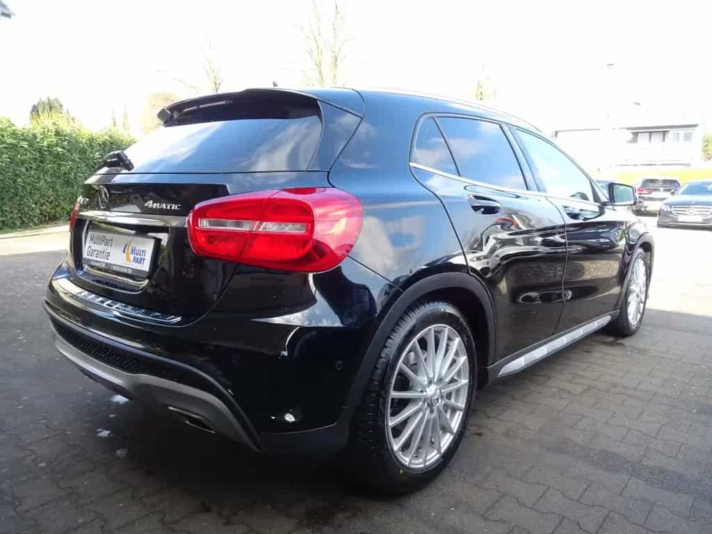 Mercedes-Benz GLA 250 4Matic AMG 2. HAND LED NAVI KAMERA LEDER 09/2016-photo-2