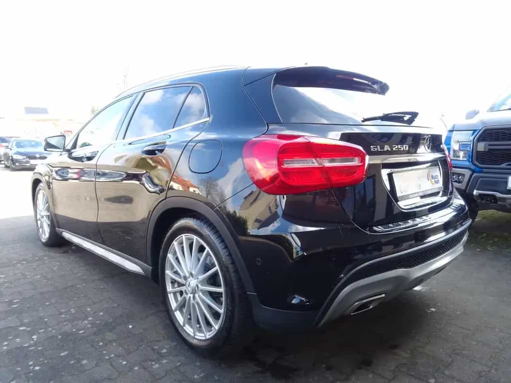 Mercedes-Benz GLA 250 4Matic AMG 2. HAND LED NAVI KAMERA LEDER 09/2016-photo-3