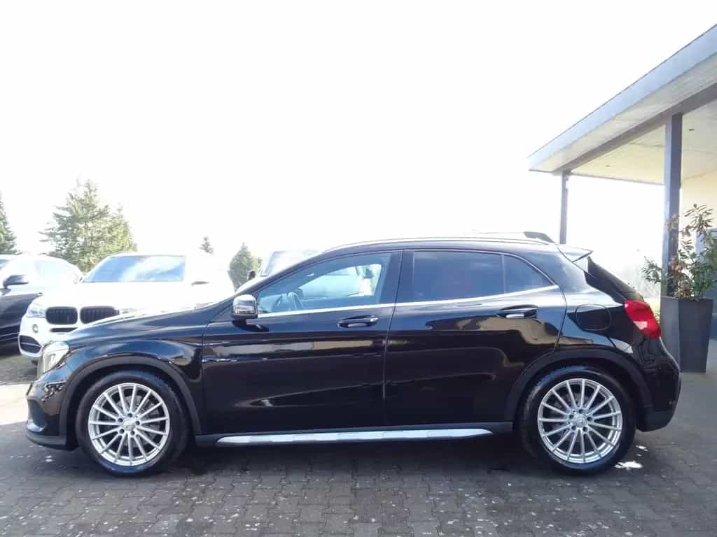 Mercedes-Benz GLA 250 4Matic AMG 2. HAND LED NAVI KAMERA LEDER 09/2016-photo-4