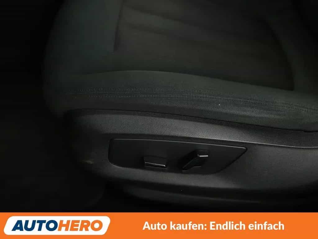 BMW 5 Series 520d Aut.*NAVI*TEMPO*LED*PDC*SHZ* 06/2019-photo-28