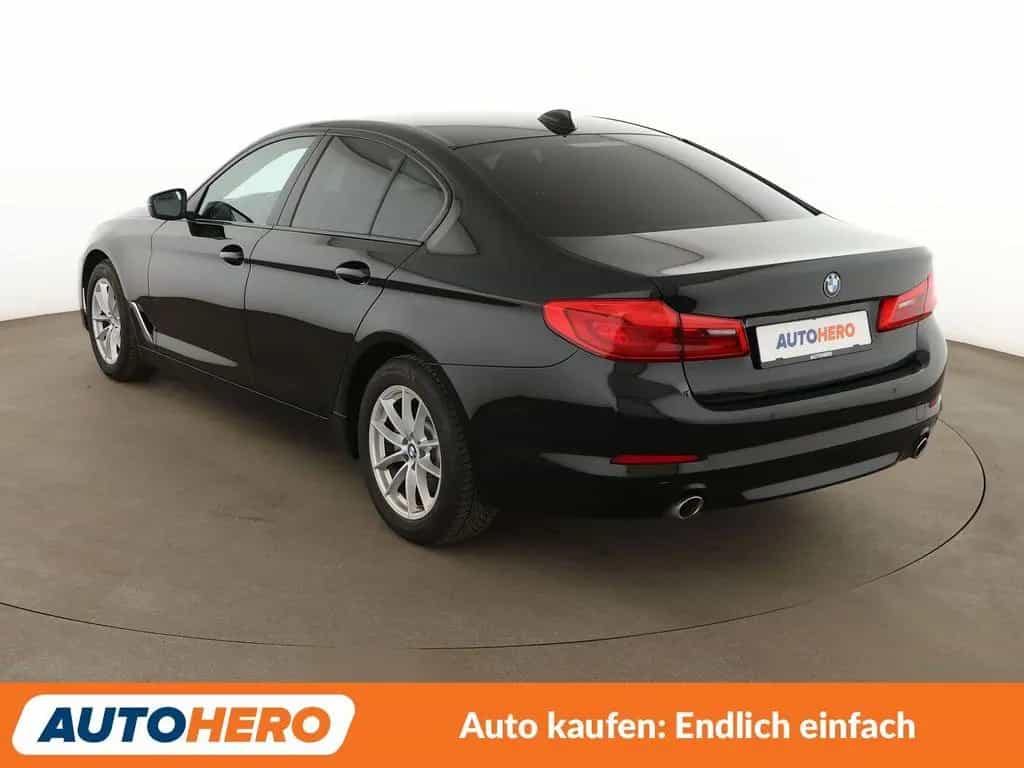 BMW 5 Series 520d Aut.*NAVI*TEMPO*LED*PDC*SHZ* 06/2019-photo-3