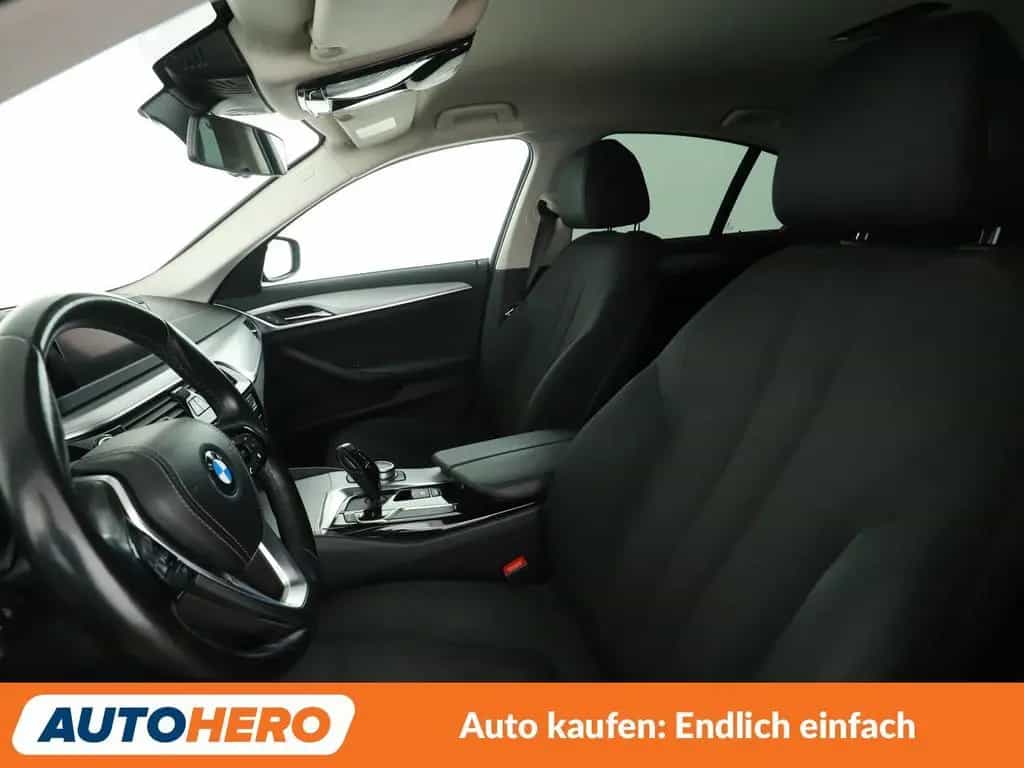 BMW 5 Series 520d Aut.*NAVI*TEMPO*LED*PDC*SHZ* 06/2019-photo-9