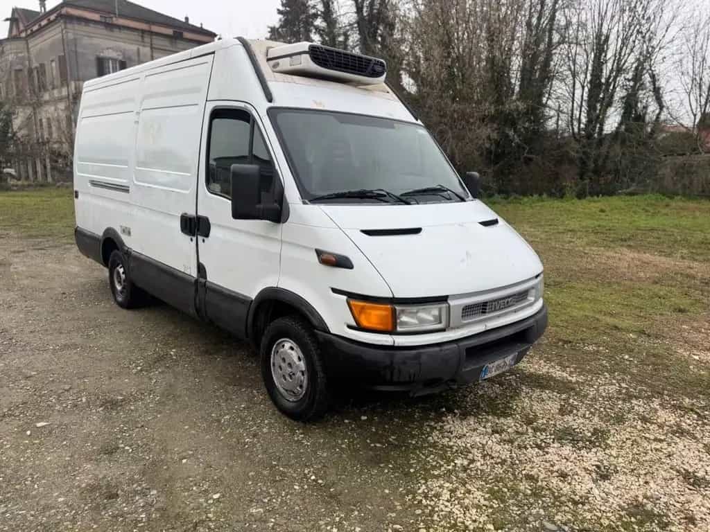 Iveco Daily 2.5 Diesel Furgone Frigo 04/2007-photo-2