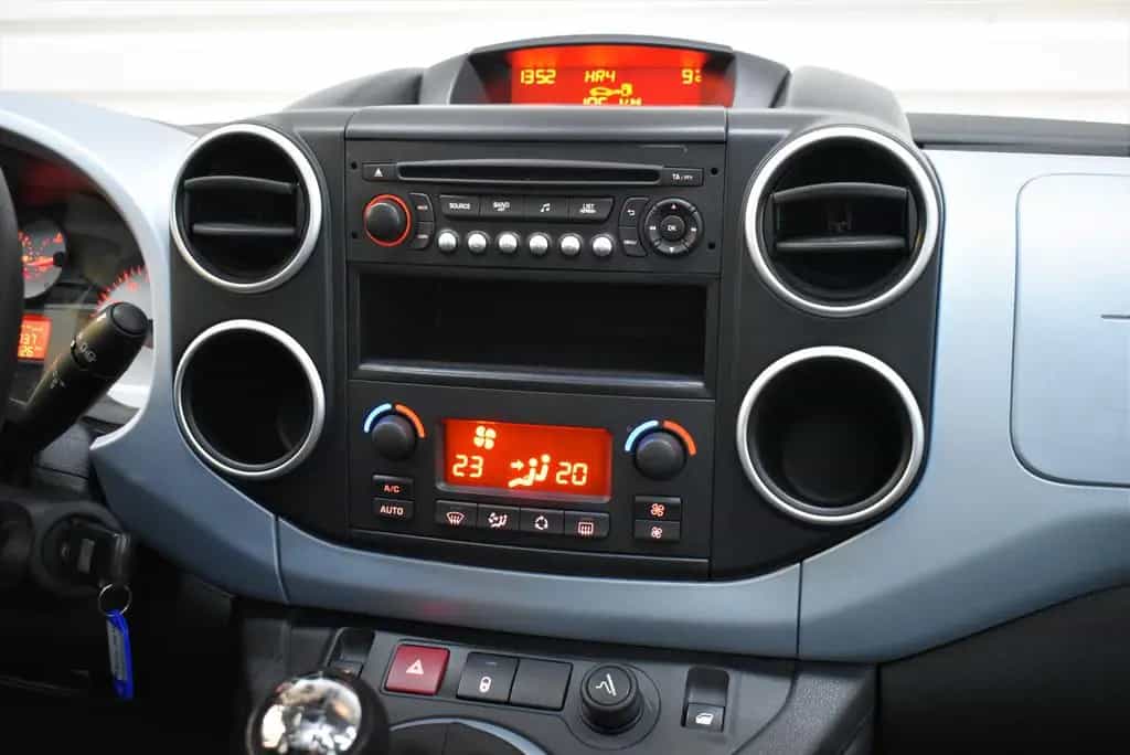 Citroën Berlingo Kombi Selection+SHZ+PDC+AHK+Tempomat 06/2014-photo-18