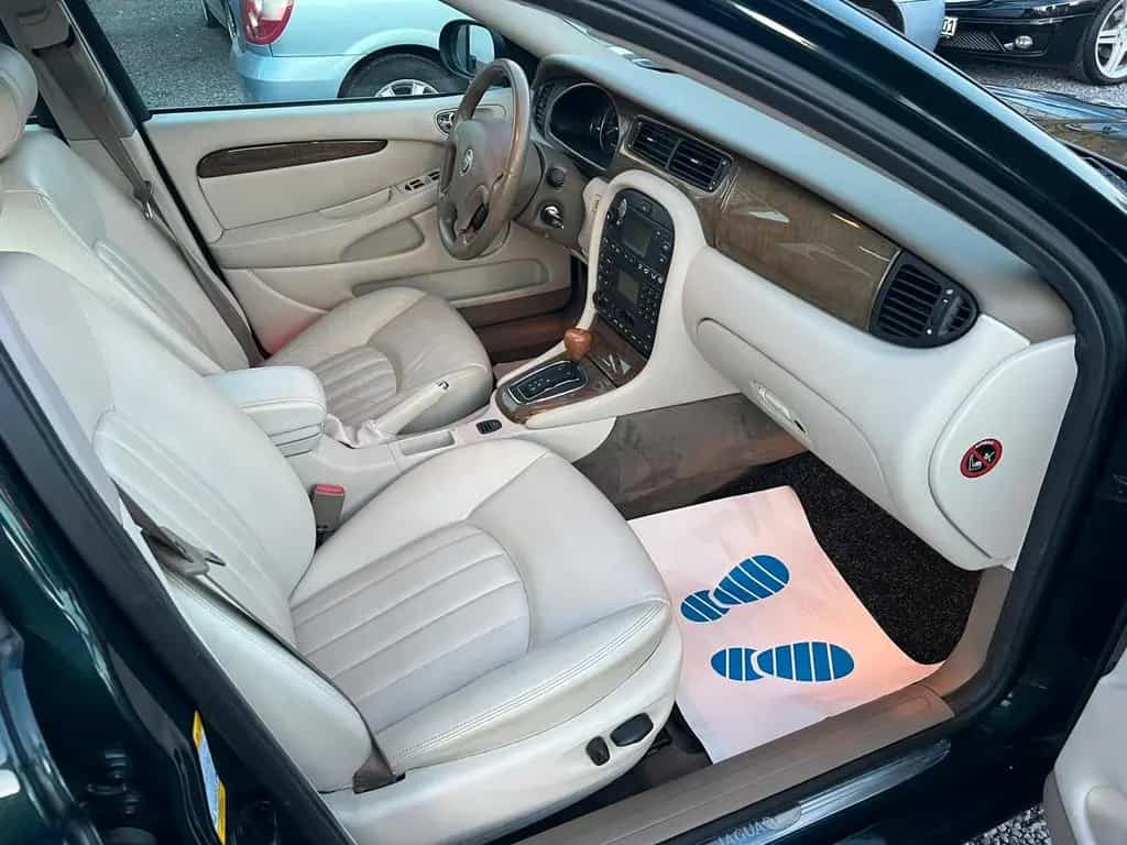 Jaguar X-Type 2.5 Liter V6 *TÜV/ASU NEU* 12/2001-photo-13